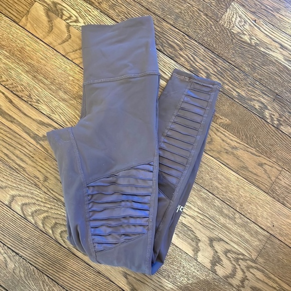 ALO YOGA MOTO LEGGING PETITE ANKLE LENGTH